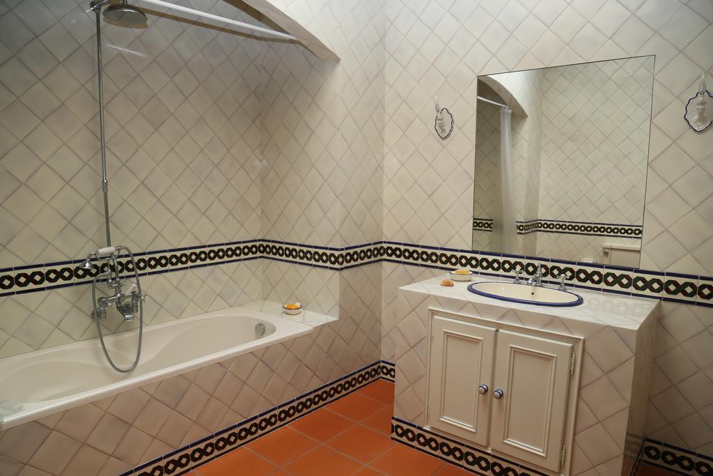 Quinta Dos Castanheiros Bed And Breakfastポンテ・デ・リマ 部屋 写真