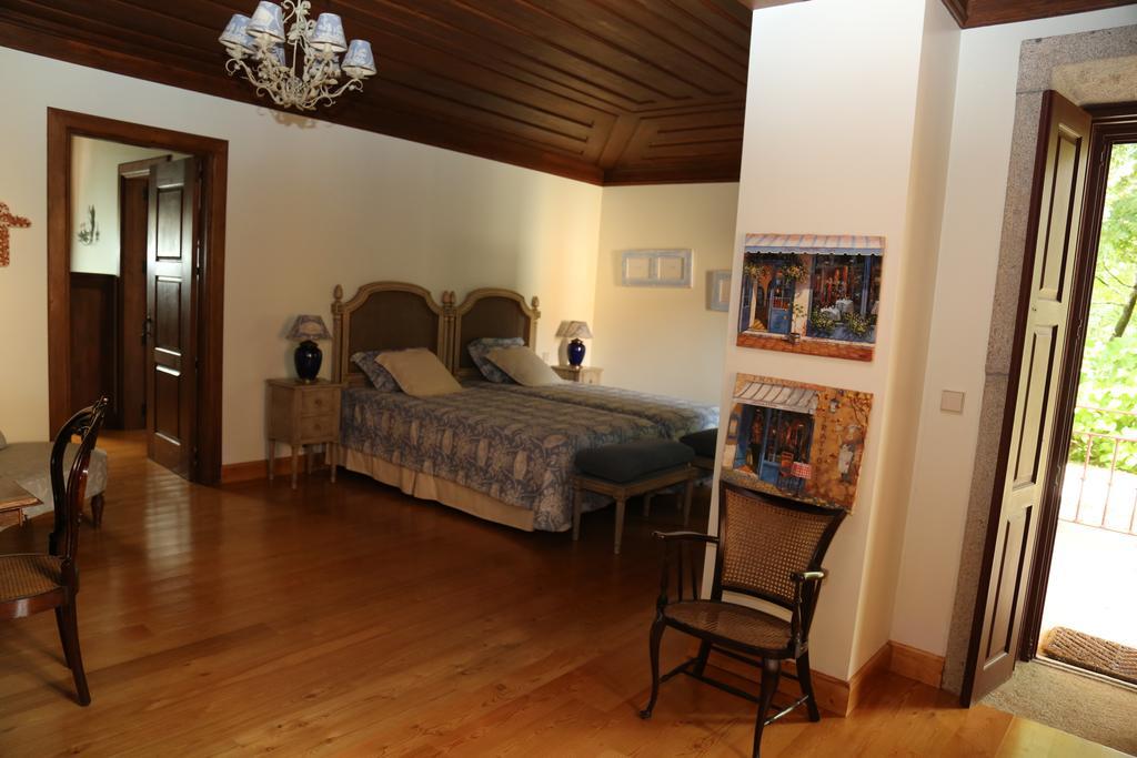 Quinta Dos Castanheiros Bed And Breakfastポンテ・デ・リマ 部屋 写真