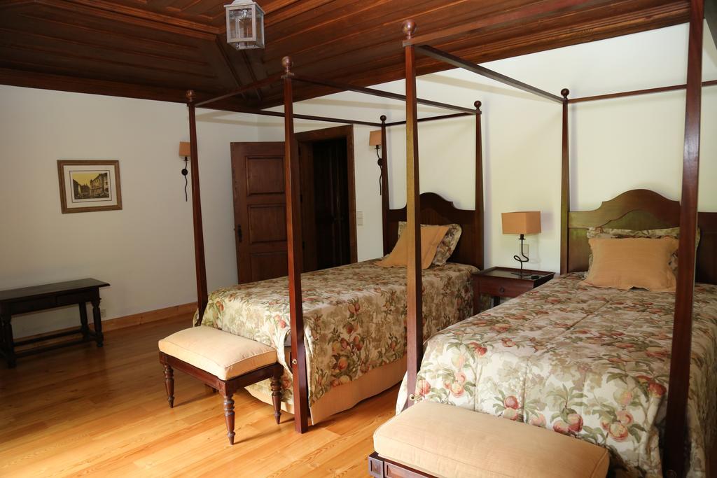 Quinta Dos Castanheiros Bed And Breakfastポンテ・デ・リマ 部屋 写真