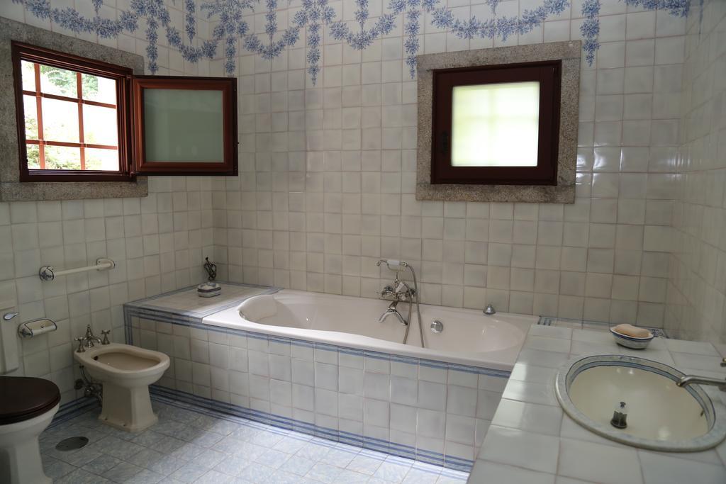 Quinta Dos Castanheiros Bed And Breakfastポンテ・デ・リマ 部屋 写真